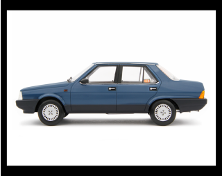 Fiat Regata 70S 1983 Blu Laudoracing 1:18 Resinemodell (Türen, Motorhaube... nicht zu öffnen!)